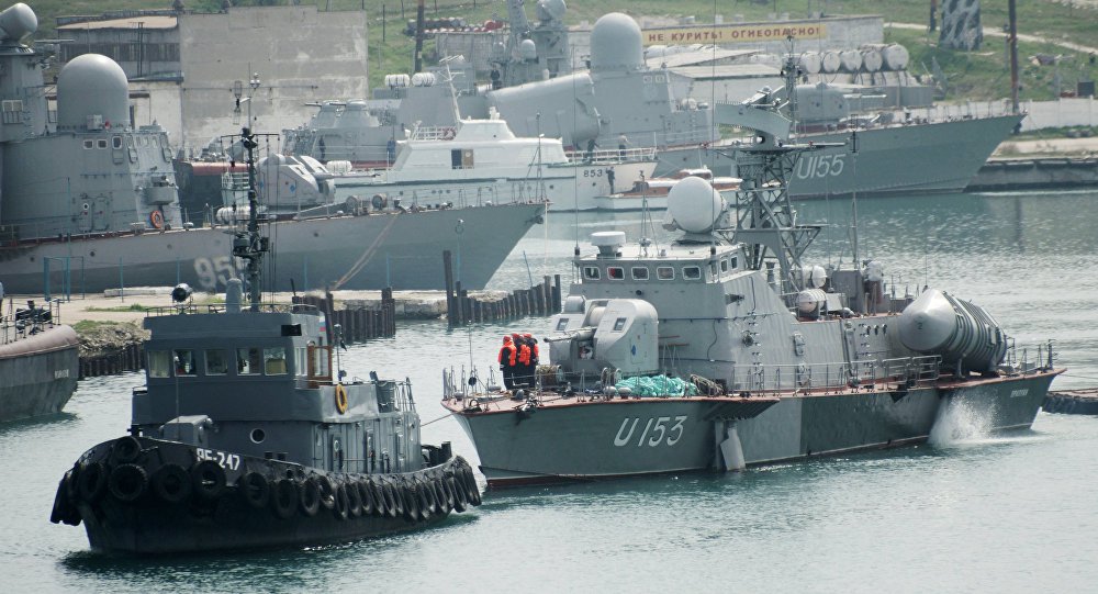 A Marinha da Ucrânia realizou exercícios no território da região de Kherson, perto da fronteira com a Península da Crimeia, segundo informou a Marinha da Ucrânia por meio de mensagem publicada no Facebook na quarta-feira (27)