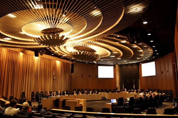 Por unanimidade, o CNJ suspendeu o repasse de verbas mensais do Tribunal de Justiça do Rio de Janeiro para custear despesas com uma academia de ginástica voltada a juízes, desembargadores e seus parentes; corte assinou convênio que previa gastos de R$ 5 milhões, durante cinco anos de vigência, para a contratação de professores de educação física e custeios com remuneração de um gerente administrativo, um assistente administrativo, um gerente de qualidade e uma copeira