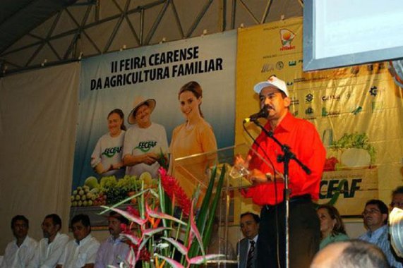 A Federação dos Trabalhadores Rurais e Agricultores e Agricultoras Familiares do Ceará (FETRAECE) realiza no próximo dia 27 de junho, em Caucaia, mais uma atividade do Grito da Terra, reunindo agricultores e agricultoras familiares de todo o Ceará. Na ocasião, será apresentado o resultado da audiência com o governador Camilo Santana que debateu a pauta de reivindicações para o fortalecimento da agricultura familiar cearense e a proposta de reeleição do deputado estadual Moisés Braz, representante dos trabalhadores rurais na Assembleia Legislativa 