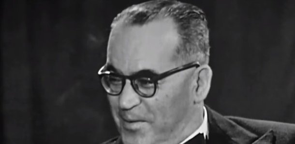 A genialidade e as vivências de João Guimarães Rosa nos sertões do norte de Minas Gerais fizeram surgir preciosidades da literatura brasileira; a narrativa é marcada por neologismos e regionalismos