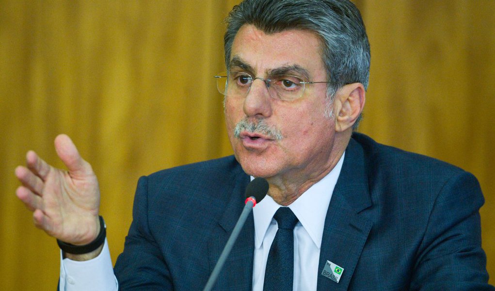 "As gravações do diálogo entre o homem forte de Michel Temer, o ministro do Planejamento Romero Jucá, e o ex-ex-presidente da Transpetro, Sérgio Machado, são muito mais graves que a feita com o ex-senador Delcídio do Amaral e deveria, se o Supremo Tribunal Federal tivesse ainda um pingo de pudor, levar não só à prisão de Jucá, mas à anulação de todos os atos praticados sob o comando do PMDB para afastar Dilma Rousseff", afirma Fernando Brito, do Tijolaço