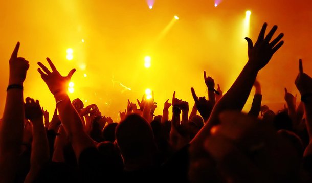 Artistas não vivem da Lei Rouanet, vivem dos quadros que pintam, da música que compõem ou tocam, dos livros que escrevem, das peças que representam, dos filmes que fazem