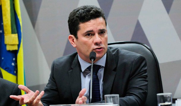 A corregedora nacional de Justiça, ministra Nancy Andrighi, arquivou mais duas representações movidas contra o juiz Sérgio Moro, entre elas a que questionava a legalidade da condução coercitiva do ex-presidente Lula; com isso, seguem tramitando na Corregedoria do Conselho Nacional de Justiça (CNJ) apenas duas das 14 representações apresentadas contra Moro, responsável pelos processos da Lava Jato na primeira instância