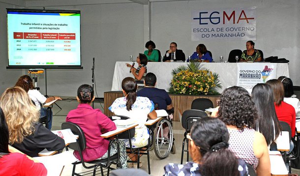 Com o objetivo de fortalecer a erradicação do trabalho infantil no Maranhão, o governo estadual, por meio da Secretaria de Estado de Desenvolvimento Social (Sedes), realizou nesta semana a abertura do Encontro Estadual de Ações Estratégicas do PETI (Programa de Erradicação do Trabalho Infantil); o encontro tem o objetivo de instrumentalizar a gestão do programa nos municípios em relação ao planejamento, a execução e ao monitoramento das ações estratégicas nos territórios para fortalecer a erradicação do trabalho infantil no estado; de acordo com o IBGE, no Maranhão, foram identificados, 104.257 de crianças de cinco anos ou mais de idade realizando algum tipo de trabalho infantil
 