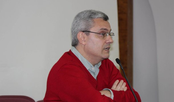 O jornalista Mário Magalhães, aponta contradição em discurso do presidente interino Michel Temer (PMDB): "Temer diz ser defensor da "tranquilidade institucional". Mas só com golpe de Estado se tornou presidente"