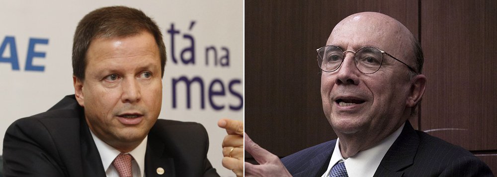 Presidente do Conselho Federal da Ordem dos Advogados do Brasil, Claudio Lamachia, vê com desconfiança a sinalização do ministro da Fazenda, Henrique Meirelles, sobre a eventual volta da CPMF; "Imposto no Brasil nunca foi temporário e a sociedade brasileira não pode novamente pagar a conta dos desgovernos", disse o presidente da OAB; "Esse tipo de política é mais do mesmo e não atende às necessidades de mudança para o Brasil sair da crise", completou