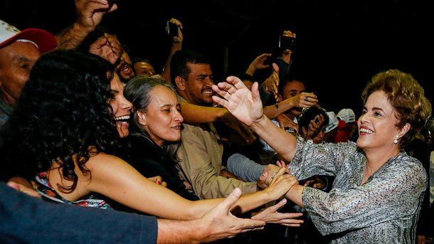 Números do Ibope confirmam que Dilma encontra-se em recuperação política, mesmo fora da presidência; pesquisas de opinião não resolvem grandes lutas políticas, como mostra a experiência de 1964, quando João Goulart foi derrubado por um golpe militar embora tivesse apoio de grande parte da população, conforme um levantamento feito pelo mesmo Ibope; mas os números de maio de 2016 mostram a crescente dificuldade dos golpistas para impor sua versão ao país, e irão dar mais ânimo a resistência; acompanhe análise do colunista do 247, Paulo Moreira Leite 