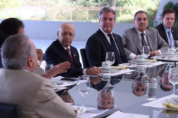Presidente interino Michel Temer faz reunião eunido com senadores dos partidos da base aliada, no Palácio do Jaburu, residência oficial da Vice-Presidência, eEntre os senadores presentes estão José Agripino Maia (DEM-RN), Cássio Cunha Lima (PSDB-PB), Fernando Collor de Mello (PTC-AL), Benedito de Lira (PP-AL), Ronaldo Caiado (DEM-GO), Eunício Oliveira (PMDB-CE), Marcelo Crivella (PRB-RJ), Eduardo Amorim (PSC-SE), Omar Aziz (PSD-AM), Wellington Fagundes (PR-MT) e Antonio Carlos Valadares (PSB-SE)