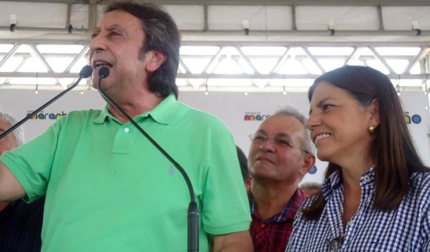 Além da ação criminal, aceita pela Justiça, o promotor Lindonjonson Gonçalves de Sousa, entrou com uma ação civil pública por improbidade administrativa contra Roseana Sarney, Ricardo Murad, mais 15 pessoas, dentre funcionários públicos e empreiteiros, e cinco empresas denunciadas em um esquema de desvio de recursos da Saúde; MP descreve na ação o que classificou de “empreitada improba e criminosa”; ada suspensão dos direitos políticos, pagamento de multa e proibição de contratar com o Poder Público, etc., em caso de condenação, MP pede que Roseana, Ricardo e o resto da turma sejam condenados a devolver R$ 151 milhões, corrigidos e acrescidos de juros legais de 1% ao mês