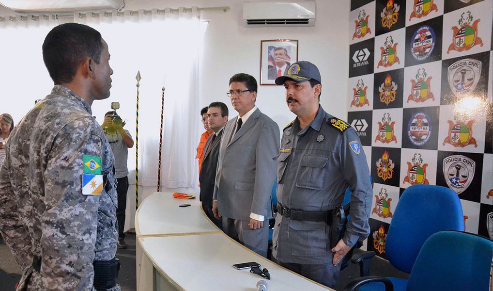 Ao receber agentes da Força Nacional, o secretário de Estado da Segurança Pública, Jefferson Portela, afirmou que mais de 60 prisões já foram efetuadas, destas, cerca de 30 estão diretamente relacionadas aos incêndios e que a polícia mantém o reforço de operações ostensivas nos bairros e em pontos de grande circulação de pessoas; a Secretaria de Segurança (SSP) e a Secretaria de Administração Penitenciária (Seap) solicitaram à Justiça a transferência de dez criminosos acusados de comandar os ataques a ônibus, para presídios federais, de segurança máxima; seis ônibus foram atacados em São Luís na última semana