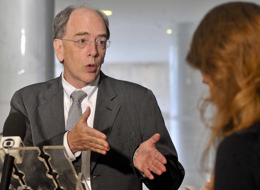 A informação foi publicada pela Agência Estado; segundo informou nesta quinta-feira o ministro-chefe da Casa Civil, Eliseu Padilha, Pedro Parente receberia nesta tarde o convite formal do presidente interino, Michel Temer, durante encontro no Palácio do Planalto