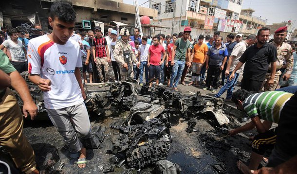 Dois ataques a bomba em Bagdá deixaram ao menos 44 mortos e cerca de 90 feridos; um ataque suicida atingiu um mercado no distrito de Al-Shaab, enquanto um ataque com um carro-bomba foi registrado na vizinhança de Al-Rasheed; Não houve reivindicação imediata de responsabilidade pelos ataques, mas o Estado Islâmico reivindicou ataques a bomba na capital e redondezas na semana passada, que deixaram 100 mortos e dezenas de feridos