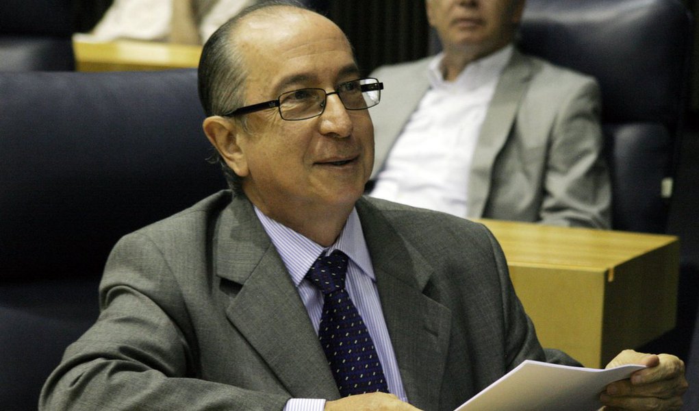 Ex-deputado federal e professor da FGV, Marcos Cintra diz que a CPMF (Contribuição Provisória sobre Movimentação Financeira), “que virou palavrão no léxico economês nacional”, caso implantada juntamente com a simplificação, racionalização e redução de outros tributos, pode tornar-se plenamente aceitável; “Há como provar que essa forma de tributação não é regressiva e nem ineficiente como se alardeia”, diz