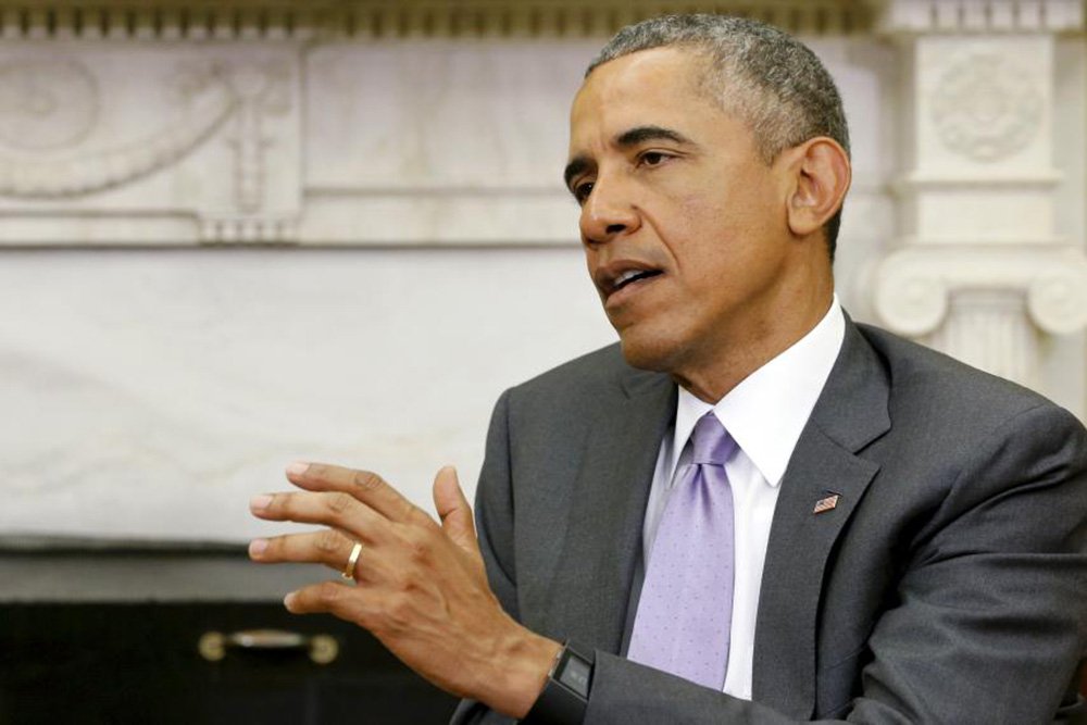 Presidente dos Estados Unidos, Barack Obama, anunciou que Washington irá suspender totalmente um embargo à venda de armas letais ao Vietnã, enfatizando o avanço nas relações entre os dois ex-inimigos em meio a um cenário de tensões crescentes com Pequim por causa do Mar do Sul da China; Obama, terceiro mandatário norte-americano a visitar o Vietnã desde que os laços entre as duas nações foram reestabelecidos em 1995, fez do "reequilíbrio" estratégico com a região um dos pilares de sua política externa