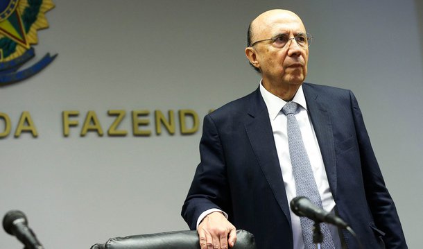 O ministro da Fazenda Henrique Meirelles disse nesta quinta-feira (19) que a situação econômica do Brasil é pior do que ele imaginava; segundo o ministro, o tamanho do déficit fiscal foi o que mais surpreendeu negativamente; o governo interino de Michel Temer busca acelerar o processo de aprovação da nova meta fiscal, que passará dos R$ 96 bilhões para pelo menos R$ 160 bilhões, podendo chegar a R$ 200 bilhões