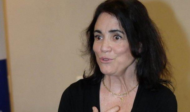 Atriz Regina Duarte, conhecida por externar sua ojeriza aos governos do PT, defendeu nesta quinta-feira, 19, a extinção do Ministério da Cultura (MinC), medida tomada pelo presidente interino Michel Temer; "Sou a favor da ideia de manter a Cultura internada no 'Hospital' da Educação. Depois da possibilidade de 'alta', vamos ver o que pode ser melhor pra ela e pra todos nós , brasileiros", disse