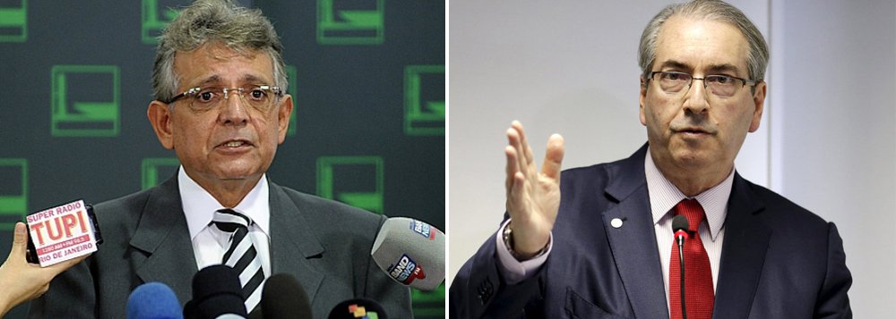 A escolha do deputado André Moura (PSC-SE) para líder do governo na Câmara foi o primeiro racha na base de Temer; nome foi sugerido pelo centrão, formado por partidos como PP, PR e PSD; Moura é um dos principais agentes do presidente afastado da Casa, Eduardo Cunha, que tentam barrar sua cassação no Conselho de Ética; o líder do DEM, Pauderney Avelino (AM), criticou a interferência do peemedebista no processo e admitiu que Cunha age nos bastidores como articulador de Temer: “Cunha quer comandar a Câmara da sua casa, e isso não podemos aceitar”