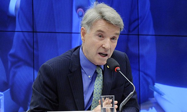 A Justiça do Rio decidiu extinguir o processo contra o empresário Eike Batista por prejuízos causados aos acionistas da petroleira OGX, atual OGPar; na decisão, o juiz Fernando César Ferreira Viana, da 7ª Vara Empresarial, considerou a inexistência de interesse homogêneo no ajuizamento de ação civil pública contra o empresário; a ação civil pública, movida pela Associação dos Investidores Minoritários do Brasil e ex-acionistas da empresa Óleo e Gás Participações S/A, acusava Eike de depreciação dos títulos