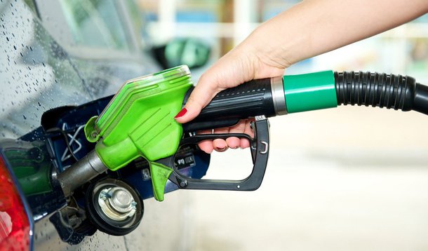 Produção brasileira de etanol bateu recorde em 2015, ao atingir 30 bilhões de litros, um crescimento de 6% em relação a 2014, de acordo com o estudo Análise de Conjuntura dos Biocombustíveis no Brasil 2015, realizado pela Empresa de Pesquisa Energética (EPE), estudo aponta, porém, que a produção de açúcar apresentou nova baixa em sua produção, atingindo 34 milhões de toneladas; queda foi influenciada pelos baixos preços desse produto no mercado internacional