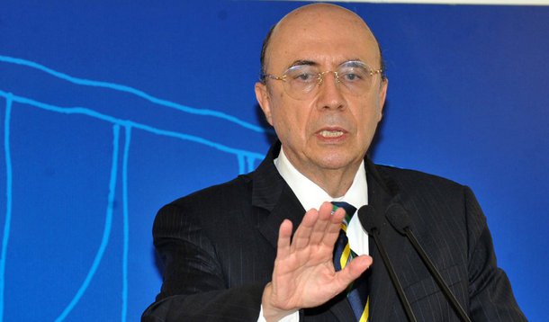 Escolhido para como ministro da Fazenda num possível governo Michel Temer, o ex- presidente do Banco Central Henrique Meirelles disse em entrevista ao Jornal Nacional, da TV Globo, que o primeiro passo da nova nova equipe econômica tem de ser um encontro com a realidade das contas públicas: “Metas realistas, críveis, que serão cumpridas. Isso é muito importante. Todos, cada vez mais, têm de ficar confiantes que o que é sinalizado ou o que é declarado como meta é cumprido”