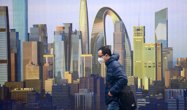 China deve aprender com a tumultuada Revolução Cultural, que durou uma década, e jamais permitir que tal evento volte a acontecer, disse o jornal oficial do Partido Comunista, o Diário do Povo, no aniversário do movimento; Jamais devemos nos esquecer de extrair lições da 'Revolução Cultural'", afirmou o jornal em uma rara menção pública do período entre 1966 e 1976 durante o qual Mao Tsé-Tung declarou uma guerra de classes, mergulhando a China no caos econômico e na violência; "Não podemos e não permitiremos uma repetição de um erro como a 'Revolução Cultural'", acrescentou