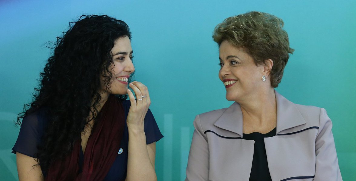 Em mais uma manifestação contra o golpe, grandes nomes da cultura brasileira, como Letícia Sabatella, Camila Pitanga, Wagner Moura, José Celso Martinez e Gregório Duvivier, entre muitos outros, gravaram vídeo com a canção Roda Viva; música de Chico Buarque se tornou símbolo da resistência à ditadura militar depois que o Comando de Caça aos Comunistas ter invadido o teatro onde a peça de mesmo nome era encenada, destruir o cenário e espancar os atores, em 1968; assista