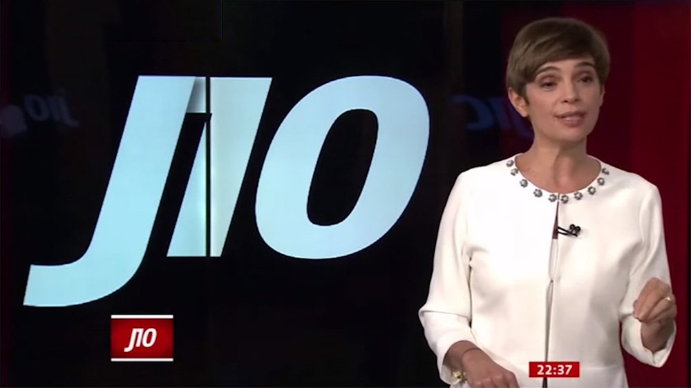 Renata Lo Prete mostrava no Jornal das Dez dessa terça-feira, 8, imagens do ex-presidente Lula andando pelo Palácio da Alvorada, em Brasília, em um jantar com a presidente Dilma Rousseff e os ministros Jaques Wagner (Casa Civil) e Ricardo Berzoini (Secretaria de Governo); quando chamou Dilma de ex-presidente, a apresentadora chegou a ser corrigida pelo colega Gerson Camarotti, pediu desculpas, mas voltou ao mesmo deslize cerca de cinco minutos depois; "Estou confundindo as bolas", disse; assista