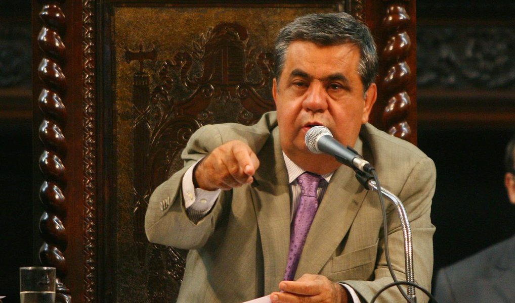 O presidente da Assembleia Legislativa (Alerj), Jorge Picciani, reforçou que o Rio de Janeiro vive uma situação de extrema gravidade e que o governador licenciado Luiz Fernando Pezão deveria dar mais autonomia ao governador em exercício, o vice Francisco Dornelles. De acordo com o parlamentar, "o Estado vive uma situação gravíssima, o país vive uma situação grave e o Rio de Janeiro um grau acima em termos de gravidade. Temos um governador licenciado por doença, e essa tem se dado de 30 em 30 dias"; "É preciso que o governador Pezão compreenda que ele precisa dar condições ao vice de ter mais autonomia nesse momento de crise, se afastar por um período maior e assim que ficar bom, retornar. Estamos com dois governadores e sem nenhum governador. Quem tem dois não tem nenhum"