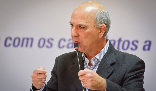 Com base em diálogo captado numa das audiências de instrução na 7ª Vara Criminal, o advogado Nélio Machado, que defende o ex-governador do Distrito Federal José Roberto Arruda, impetrou no TJDFT um habeas corpus alegando que a gravação evidencia uma combinação entre os promotores Carlos Augusto Silva Nina e Sérgio Bruno Cabral Fernandes, do Gaeco, e o juiz Atalá Correia, para impedir a produção de provas em favor dos réus da Pandora; a operação foi deflagrada em 2009 pela Polícia Federal, que desmantelou o esquema conhecido como 'mensalão do DEM'