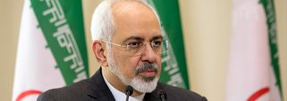 Ministro das Relações Exteriores do Irã, Mohamad Javad Zarif disse que não permitirá "que as ações sauditas tenham um impacto negativo na resolução da crise síria", referindo-se às negociações de paz iniciadas em Viena; a Arábia integra uma coalização liderada pelos EUA para atacar o Estado Islâmico (EI), mas vale ressaltar que para o Irã, opositor ao EI e pró-governo sírio de Bashar al-Assad, a subordinação de Assad é um importante fator contra a influência da Arábia no Oriente Médio; relação entre os dois países ficaram mais tensas depois que da execução do clérigo xiita saudita Nimr Baqir al-Nimr, crítico ferrenho da dinastia sunita Al-Saud