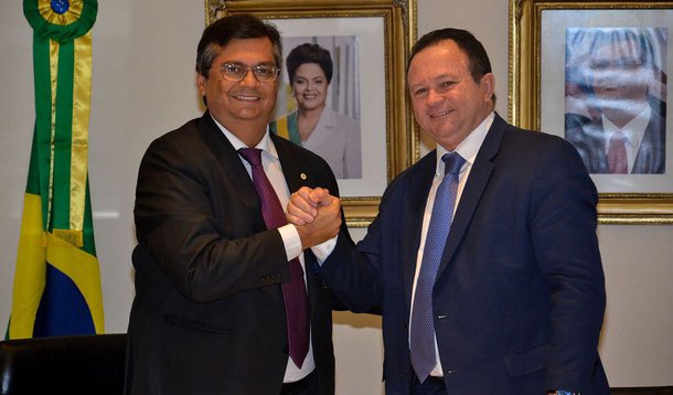 Enquanto o PCdoB e o PSDB nacional vivem às turras por conta da tentativa de impeachment da presidente Dilma, no Maranhão tucanos e comunistas convivem em perfeita harmonia e já traçam planos para 2018 quando devem reeditar a aliança que elegeu Flávio Dino (PCdoB) governador do Maranhão, em 2014; a relação de confiança entre os dirigentes dos dois partidos tem sido mútua; governador e o vice Carlos Brandão (PSDB) possuem uma sintonia fina e vêm trabalhando os projetos que visam retirar o Maranhão de um quadro de miséria a que foi colocado ao longo das últimas cinco décadas