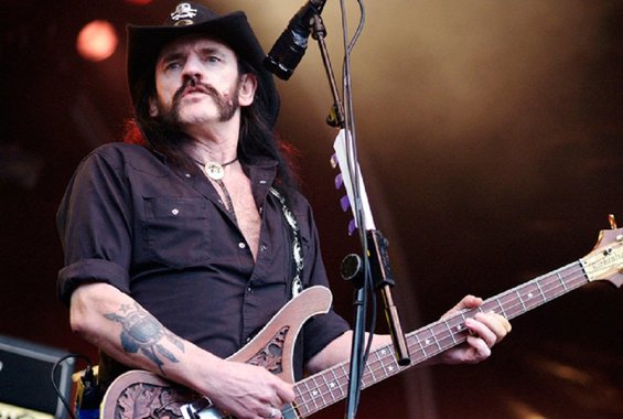 Morte do líder da banda britânica Motörhead, Lemmy Kilmister, significa também o fim do grupo, afirmou nesta terça-feira o baterista do trio, Mikkey Dee, ao jornal sueco "Expressen"; "O Motörhead acabou, claro. Lemmy era o Motörhead, mas a banda vai continuar viva na memória de muita gente"; "Não faremos mais turnês. E não haverá mais discos. Mas a marca sobrevive, em Lemmy vive no coração de todos"