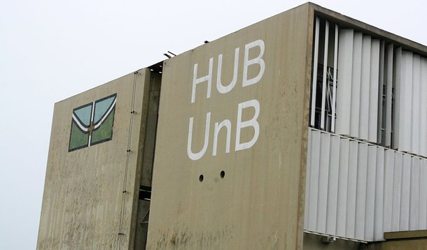 O Hospital Universitário de Brasília (DF) receberá R$ 3 milhões do Ministério da Saúde para reforçar os atendimentos de saúde e para a reestruturação dos seus serviços; a unidade é uma das 34 contempladas em todo o País, conforme autorizado pela portaria 2.263, publicada em 31 de dezembro no Diário Oficial da União; no total, a pasta destinará R$ 45 milhões para hospitais universitários de 21 estados e do Distrito Federal
 