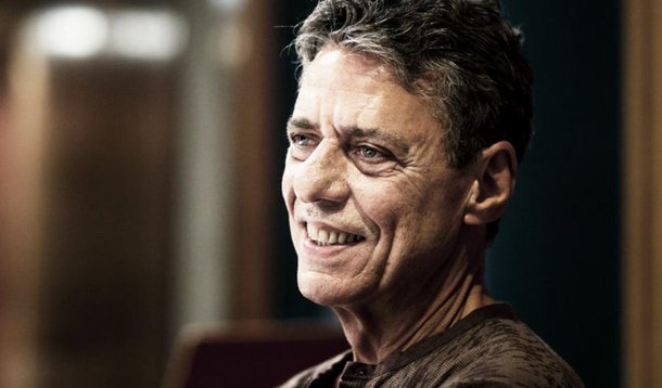 Composição intitulada "Não enche o saco do Chico" foi feita pelos músicos mineiros Vitor Velloso e Marcos Frederico e divulgada nesta segunda-feira, 4, no Facebook; "Não phode, não phode playboy patriota de araque. Não pode, não pode encher o saco do Chico Buarque", completa o refrão, ilustrado por trechos do vídeo do episódio que se viralizou nas redes sociais. "Cálice filhinho de papai. Vai trabalhar, vagabundo", diz a marchinha; confira vídeo