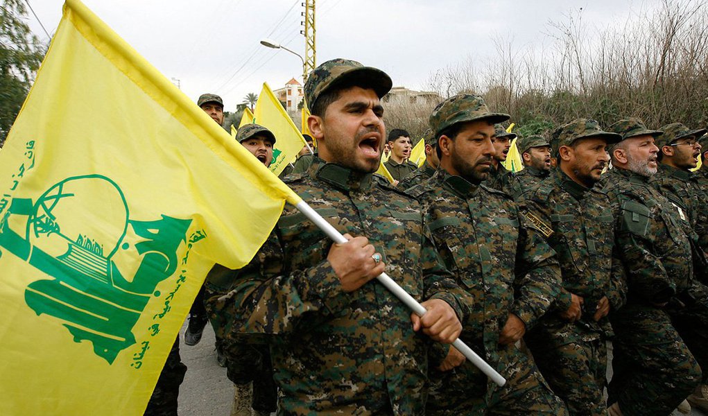 O grupo xiita libanês Hezbollah condenou a execução de um alto clérigo xiita na Arábia Saudita, chamando o ato de "assassinato"; A "verdadeira razão" para a execução foi "que o xeique Nimr ... exigiu os direitos dissipados de um povo oprimido", disse o grupo em um comunicado, aparentemente se referindo à minoria xiita da Arábia Saudita