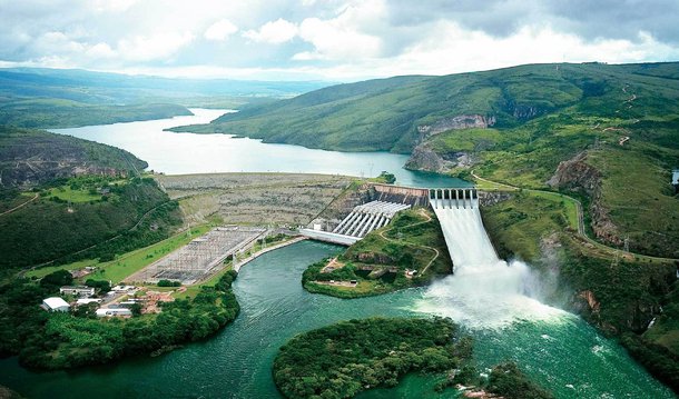 Concessões de hidrelétricas leiloadas no fim de novembro foram pagos pelas empresas ao Tesouro Nacional na segunda-feira, 4, disse nesta terça o secretário-executivo do Ministério de Minas e Energia, Luiz Eduardo Barata; leilão de hidrelétricas existentes promovido pelo governo federal em 25 de novembro superou expectativas e vendeu todos os ativos oferecidos, com uma arrecadação de R$ 17 bilhões