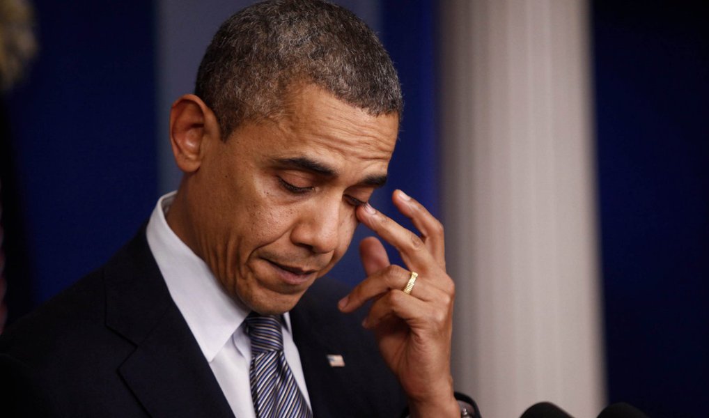 "Criamos um sistema em que pessoas perigosas são autorizadas a cumprir regras diferentes", disse o presidente dos Estados Unidos em pronunciamento na Casa Branca, em um discurso emocionado em defesa dos planos do governo de aumentar as verificações de antecedentes de pessoas que querem comprar armas de fogo pela Internet e em feiras de armas