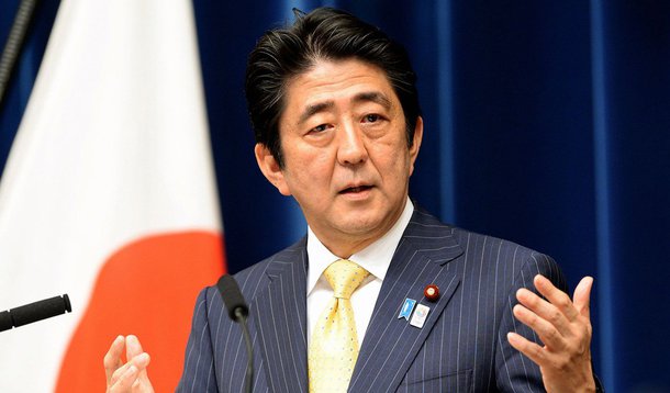 Os dois países chegaram a um acordo sobre a delicada questão das mulheres submetidas à escravidão sexual pelas forças de Tóquio durante a II Guerra Mundial; o acordo prevê uma compensação às sobreviventes que atinge um valor total de mais de US$ 8 milhões; a península da Coreia foi colônia japonesa desde 1910 até ao final da II Guerra Mundial, em 1945