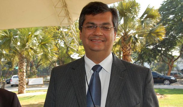 É o que aponta uma pesquisa feita pelo Instituto Exata; segundo o levantamento, 30% dos entrevistados disseram não aprovar a administração do governador do Maranhão, e 5% preferiram não responder; para 72% dos eleitores, a gestão de Flávio Dino está sendo igual ou melhor ao que esperavam