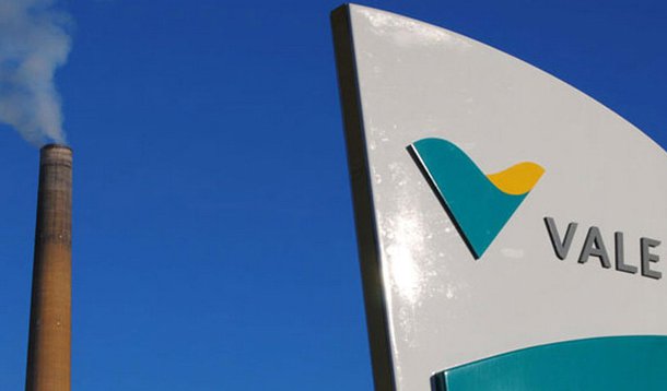 Levantamento realizado pela consultoria Economática mostra que a Vale perdeu R$ 45,9 bilhões em valor de mercado, passando de R$ 107 bilhões no final de 2014 para R$ 61,6 bilhões no final do último pregão de 2015, uma queda de cerca de 42%; é o pior resultado de uma empresa com ações negociadas na Bovespa; empresa presidida por Murilo Ferreira teve a imagem manchada após o maior desastre ambiental do Brasil, com o rompimento da barragem de rejeitos da Samarco