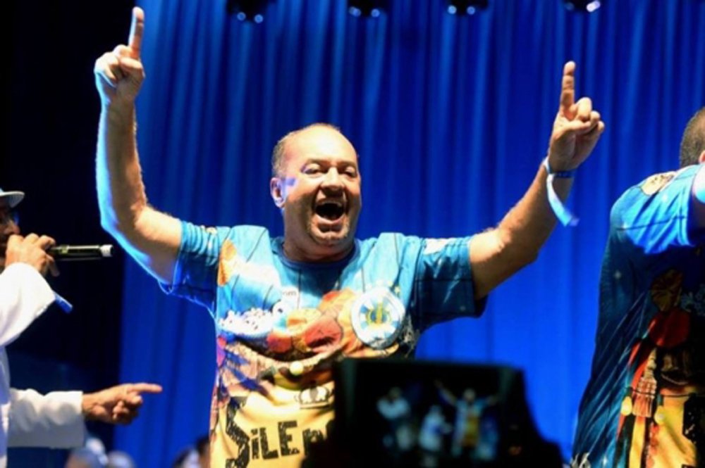 O sambista Leonel da Vila foi assassinado a tiros na manhã desta quinta-feira (24) nas proximidades do Morro dos Macacos, na zona norte do Rio; testemunhas disseram à polícia que ele foi morto por dois homens que chegaram numa moto; ele era da escola de samba Unidos de Vila Izabel; Leonel já estava sem vida quando os policiais militares chegaram ao local do crime, segundo o comando da Unidade de Polícia Pacificadora (UPP) Macacos