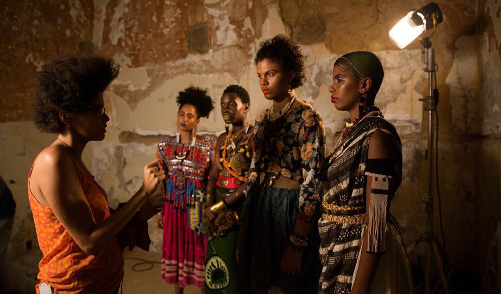 Quem diz isso é a professora do Instituto Federal do Rio de Janeiro (IFRJ) e doutora em história, Janaína Oliveira; segundo ela, os filmes das realizadoras negras brasileiras alcançaram qualidade internacional e já são uma referência, embora pouco conhecidos no próprio país