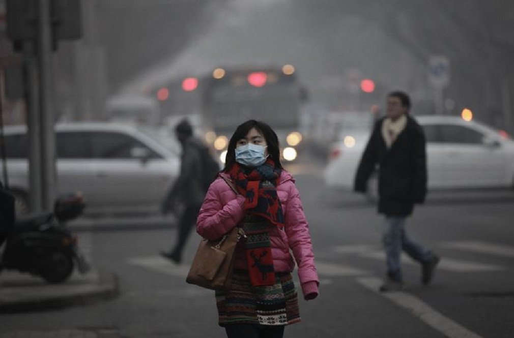 Objetivo é conseguir que, no final da década, a presença de partículas no ar que têm diâmetro inferior a 2,5 milésimos de milímetro (as mais nocivas) não supere como média diária os 64 microgramas por metros cúbicos, quando em 2013 superaram os 100 microgramas no corredor Pequim-Tianjin-Hebei; a OMS (Organização Mundial da Saúde) estipula o nível máximo de segurança como 25 microgramas por metros cúbicos