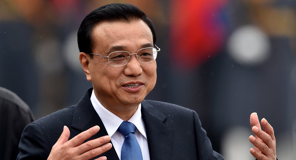 A China nunca disse que a economia precisa crescer exatamente 7% em 2015, afirmou o premiê Li Keqiang; declaração acontece dias antes de uma reunião que  será realizada esta semana para determinar as metas econômicas e sociais para os próximos cinco ; economia da China cresceu 6,9% no trimestre de julho a setembro em relação ao ano passado; "Nós nunca dissemos que deveríamos defender qualquer meta até a morte, mas que a economia deve operar dentro de uma margem razoável",  disse o governo chinês, parafraseando declaração de Li