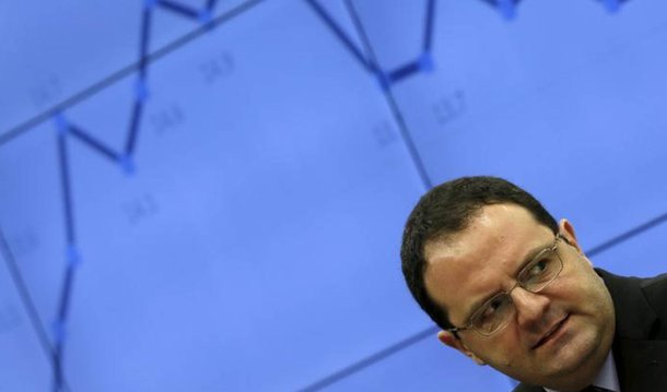 Com fama de "desenvolvimentista" e tendo um olhar atento a políticas sociais, Nelson Barbosa troca o Ministério do Planejamento pela Fazenda com o desafio de manter o esforço pela reorganização das contas públicas agora de um modo mais equilibrado com a forte ênfase no resgate da confiança de empresários e famílias no crescimento da economia; leia o perfil do novo ministro publicado pela Reuters