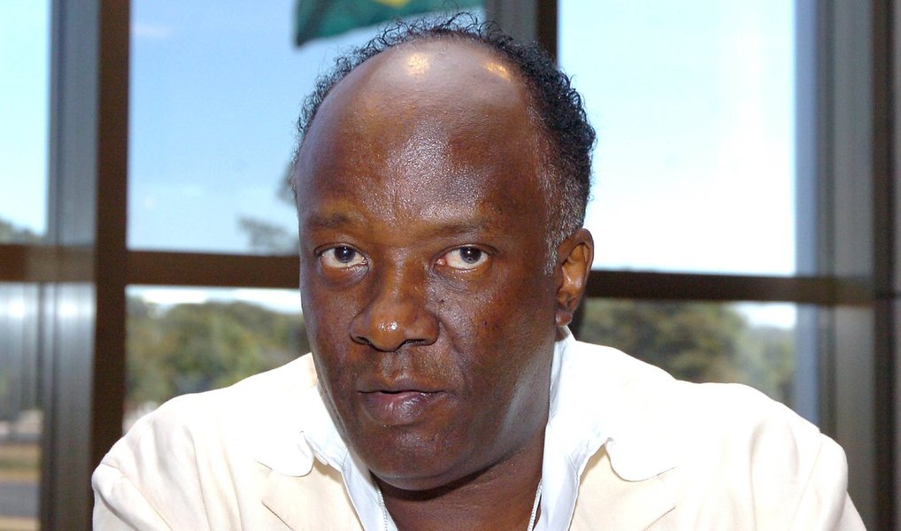 Ator e artista plástico Antônio Pompêo, de 62 anos, foi encontrado morto na tarde desta terça-feira, 5, em sua casa, no bairro de Guaratiba, na zona oeste do Rio de Janeiro; Polícia Militar, que achou o corpo, não informou a causa da morte do ator; Paulista da cidade de São José do Rio Pardo, Antônio Pompêo atuou em mais 11 filmes, entre os quais Quilombo (1984), de Cacá Diegues, e O Xangô de Baker Street (2001), de Miguel Faria Jr; na televisão, participou de 24 novelas e minisséries, a partir de 1975; última aparição foi em Balacobaco, na TV Record, em 2012