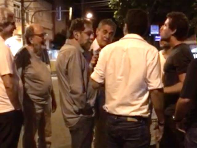 A agressão fascista ao gênio da MPB fluiu naturalmente dentro de um país de mentalidade elitizada, que absorve suas informações numa mídia que joga de centroavante no time da burguesia nacional