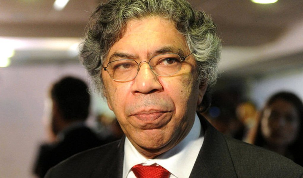 “É preciso aceitar o aumento da carga tributária ou vamos ver a deterioração fiscal. Não me parece ter uma alternativa menos ruim do que a CPMF. Precisamos ter clareza das medidas e dos resultados para a sociedade aceitar isso. Hoje, falta essa clareza por conta da crise política”, afirmou o diretor-executivo do Fundo Monetário Internacional (FMI), Otaviano Canuto