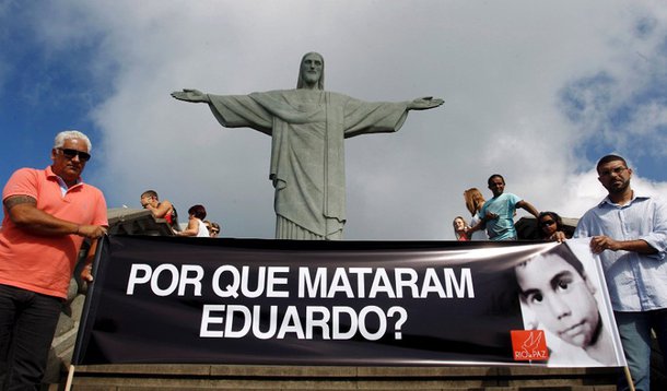 O resultado do inquérito sobre o assassinato do menino Eduardo Pereira de Jesus Ferreira, de 10 anos, no dia 2 de abril deste ano, no Complexo do Alemão, inconformou toda a família do jovem; para a mãe dele, Terezinha Maria de Jesus, o resultado está “errado e todo mal feito”; Terezinha disse que vai pedir uma nova investigação, com a devida punição aos policiais militares envolvidos na morte de seu filho, assassinado com um tiro de fuzil na cabeça, disparado por um dos militares; eles teriam trocado tiros com traficantes da região e um tiro disparado por um policial atingiu a criança, que morreu na hora