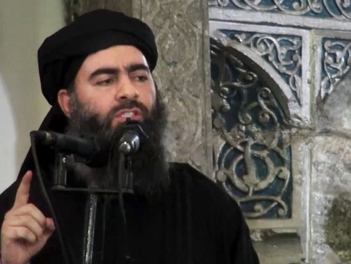 Mensagem de áudio atribuída ao líder do movimento extremista Estado Islâmico, Abu Bakr al-Baghdadi, diz que os ataques aéreos da Rússia e da coalizão liderada pelos Estados Unidos não conseguiram enfraquecer o grupo; "Tenha a confiança de que Deus dará a vitória aos que o veneram e ouça a boa notícia de que o nosso estado está bem. Quanto mais intensa a guerra contra ele, mais puro ele se torna e mais forte ele fica", diz a mensagem